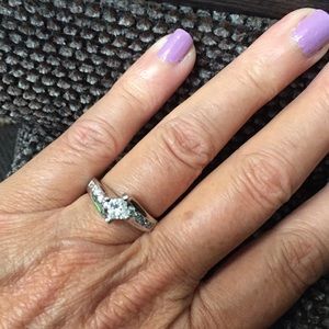 Diamond engagement ring